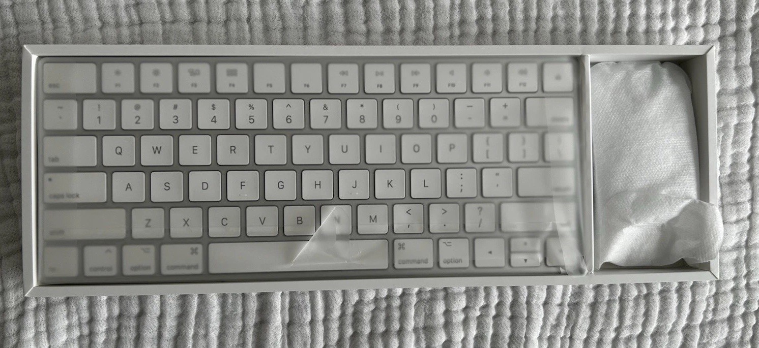Apple Slim White Wireless Keyboard and Mouse A1644 QWERTY NIB