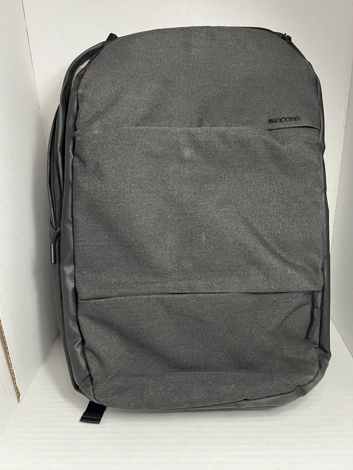 Incase City Laptop Backpack Gray Full Size Shoulder Zip Bag Soft Pockets