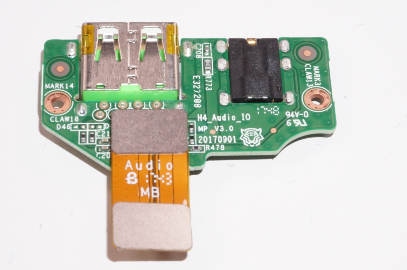 RZ0902393E32R3U1 AUBD Razer Audio and usb Board