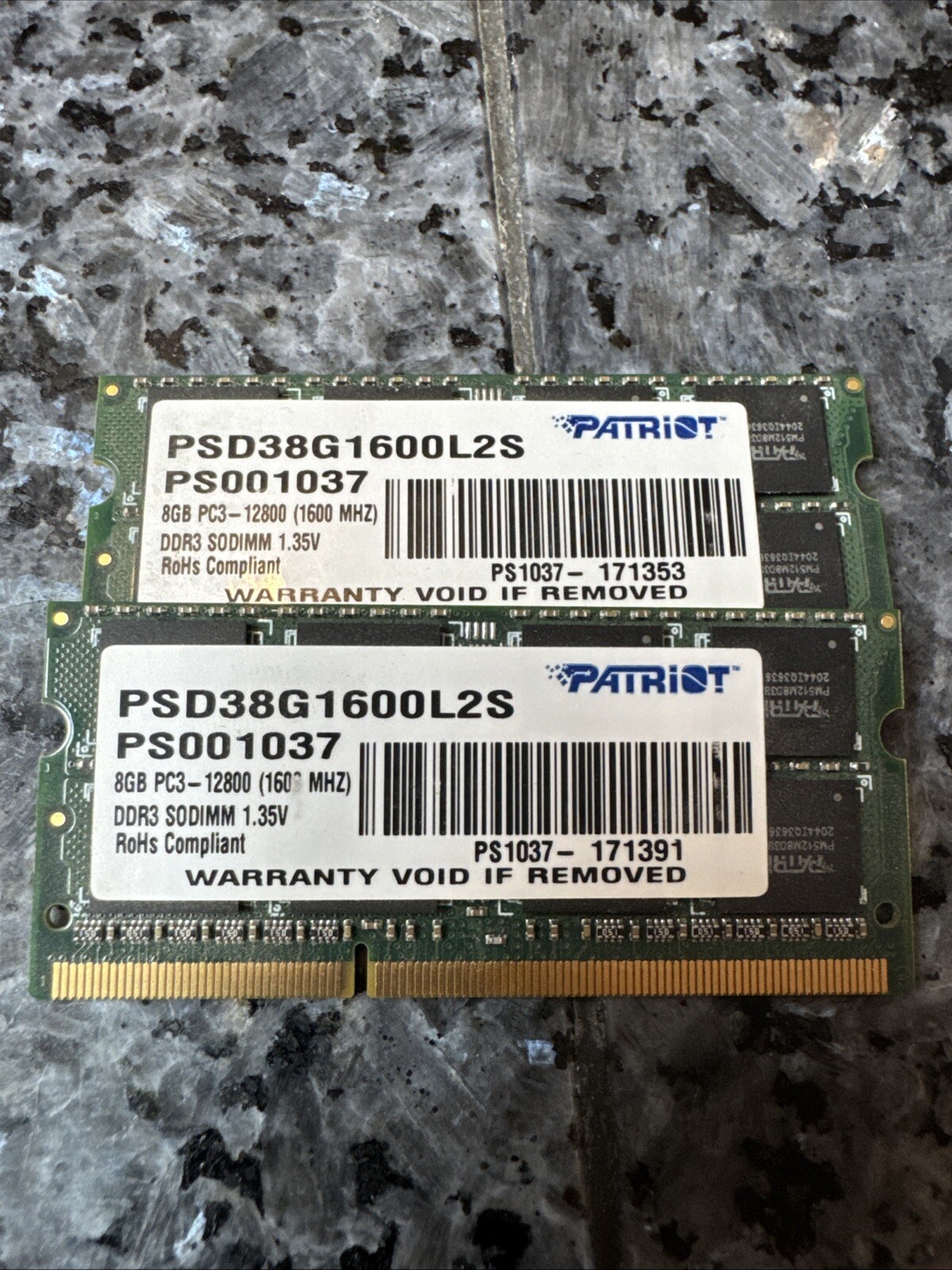 Patriot Signature Memory Module PSD38G1600L2S