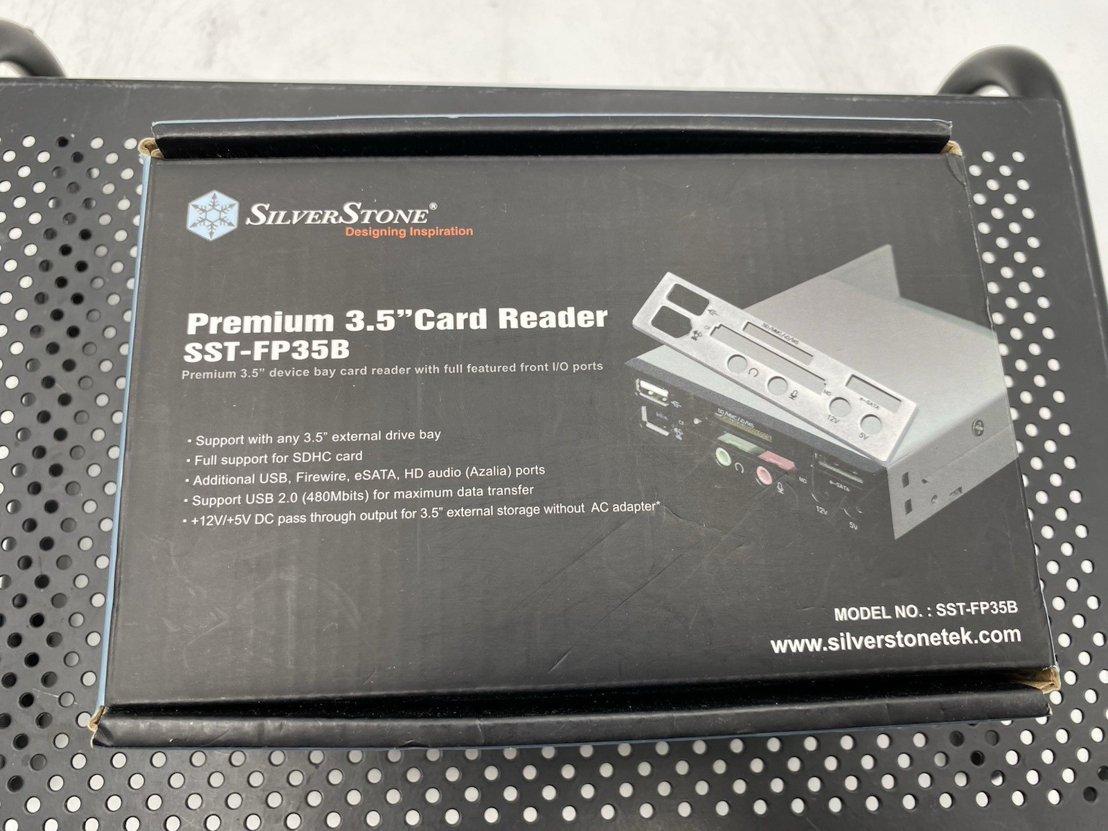 SilverStone Premium 3.5 Inch Card Reader SST-FP35B