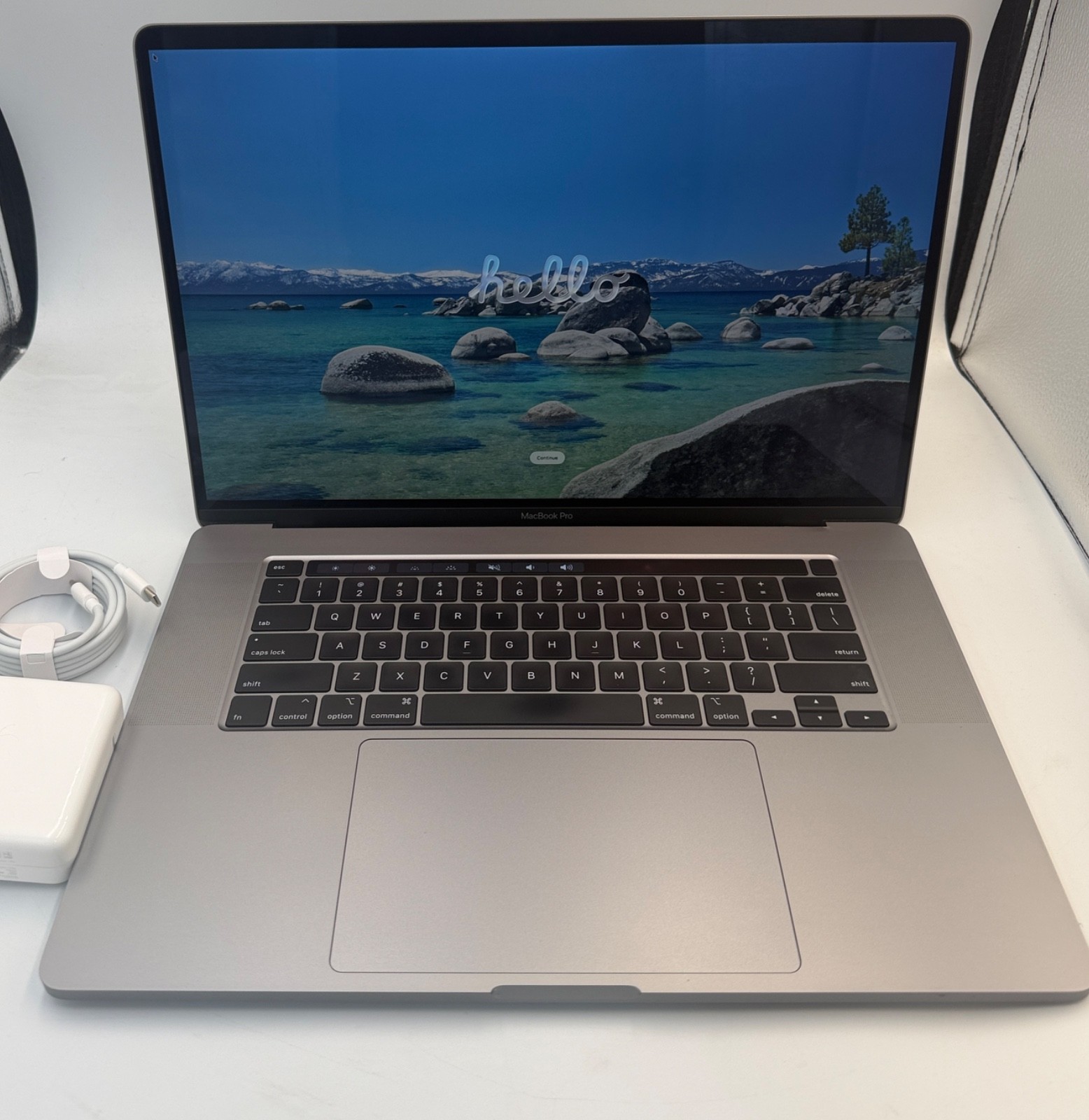 MacBook Pro 16 Touch Bar  Space Gray 2019 2.4 GHz i9 64GB 1TB- One Year Warranty