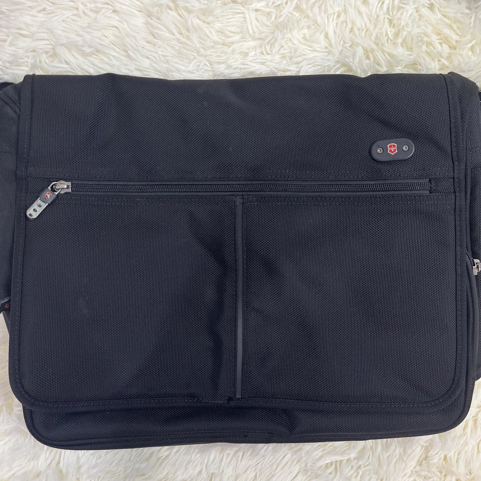 Victorinox Expandable Business Briefcase, Laptop Case/Bag Black Swiss Army