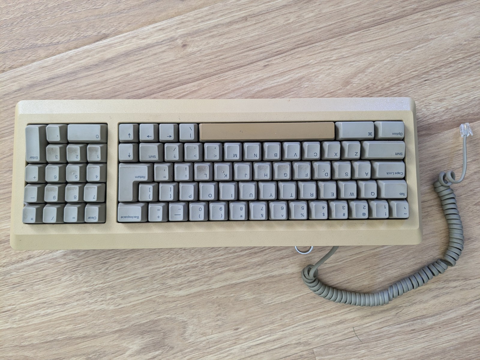 Vintage Apple Computer Keyboard Model M0110A, Good condition, Untested