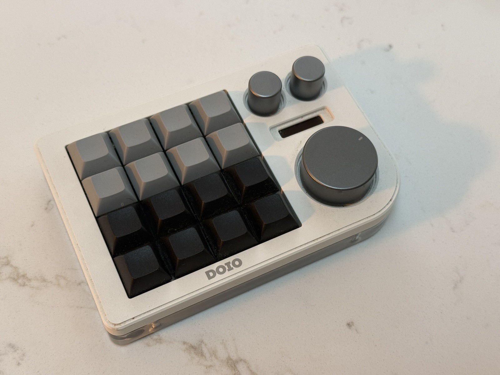 DOIO KB16 Triple Knob Macro Pad 16 Key OLED Programmable - upgraded switches