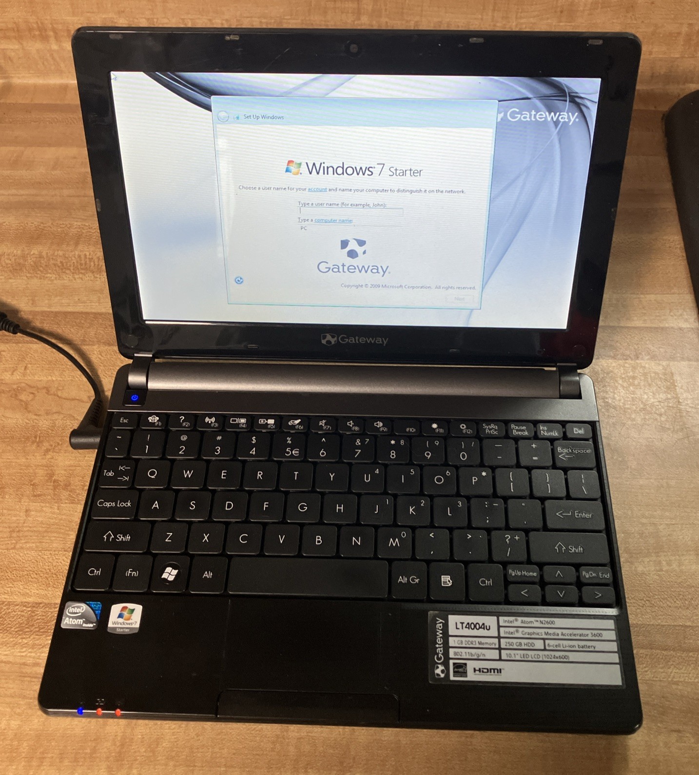 GATEWAY ZE7 LT4004u SLIM LAPTOP COMPUTER Intel Atom N2600 250GB HDD *READ* Bag