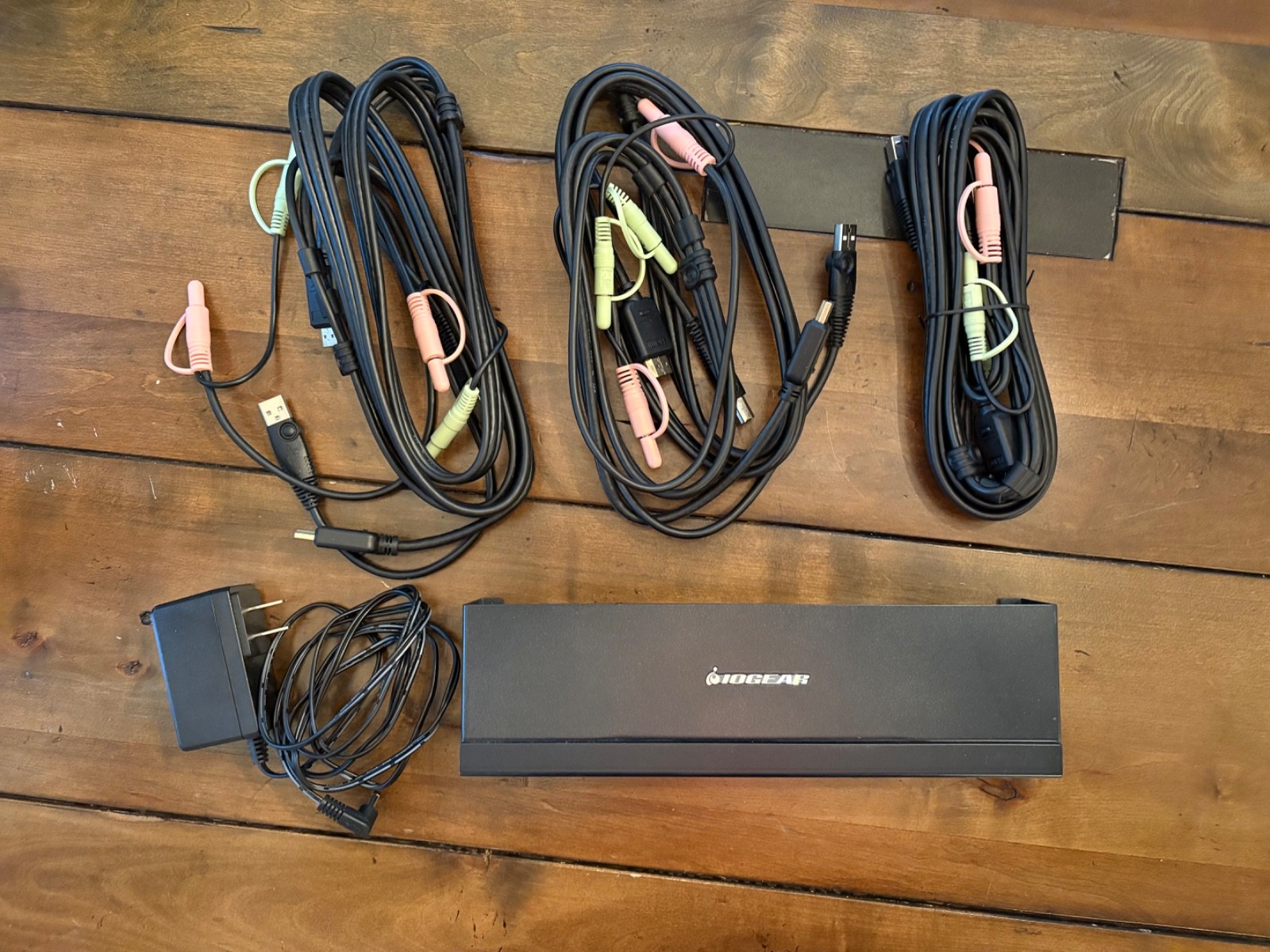 IOGEAR GCS1794  4-Port HDMI Multimedia KVM Switch with Audio