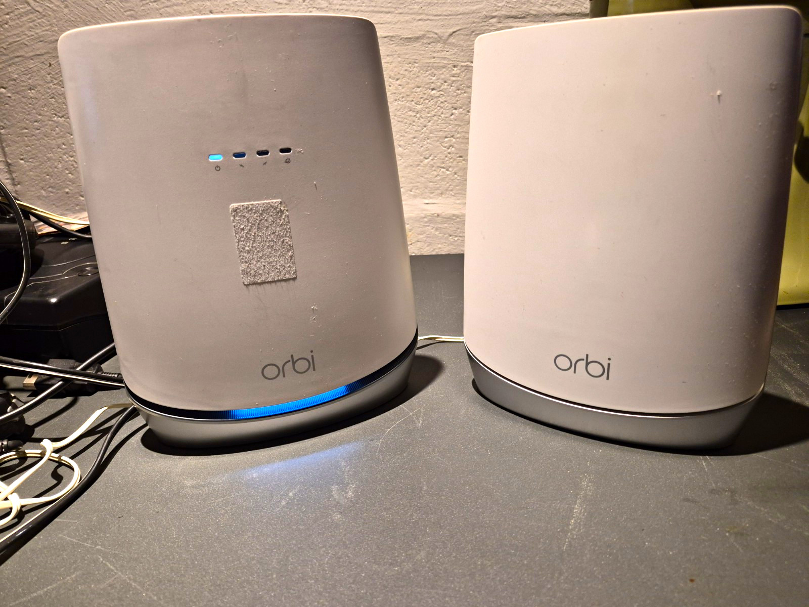 NETGEAR Orbi DOCSIS 3.1 modem WiFi 6 Router mesh system CBR750