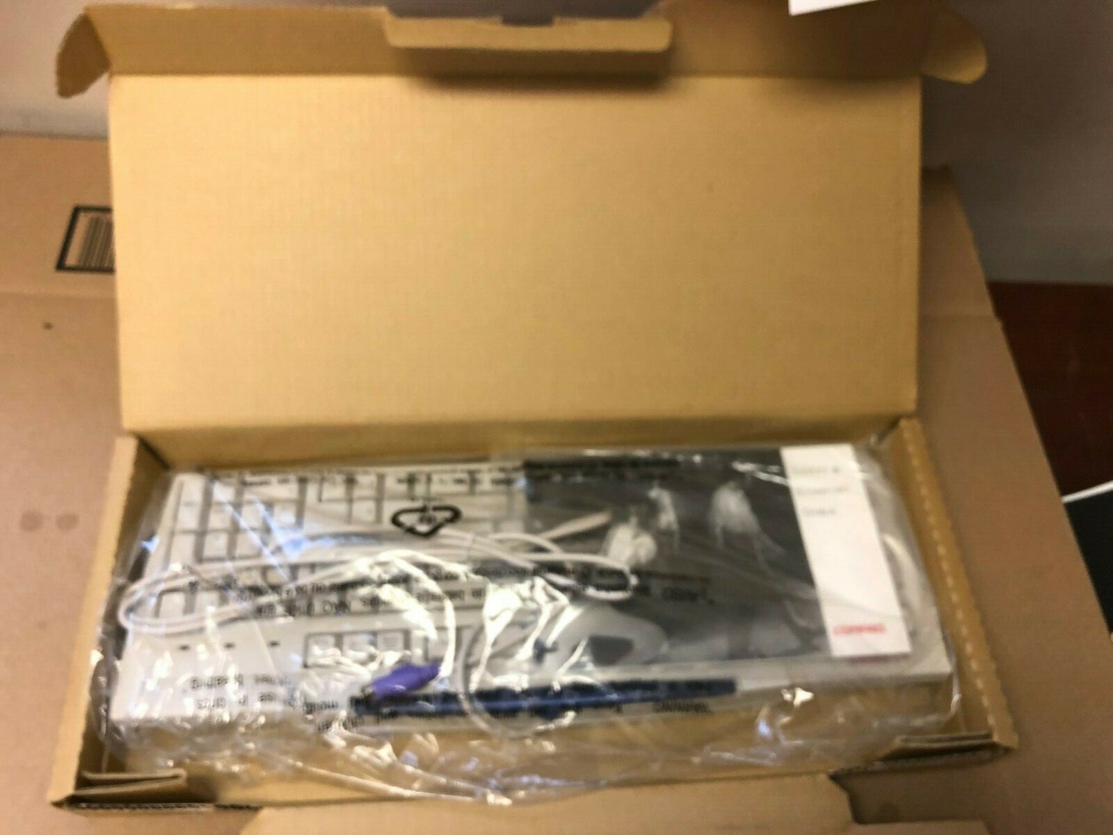 New COMPAQ KB-9963 123130-001 122659-006 DOM WIRED KEYBOARD PS/2- TAN COLOR