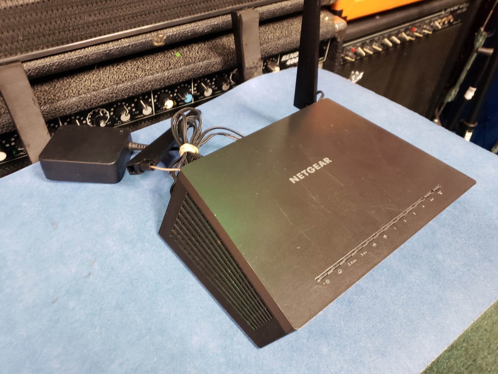 NETGEAR Nighthawk AC1900 Smart WiFi Router R7000 as-is for parts READ