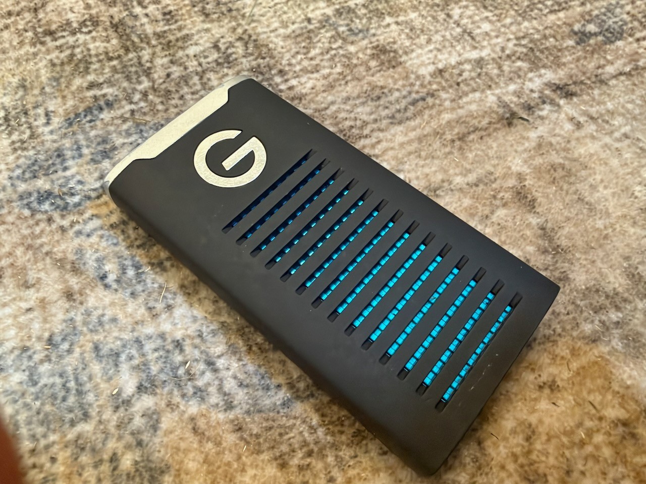 G-Technology G-DRIVE mobile SSD R-Series 1TB USB-C 3.1 0G06053 - No Cable