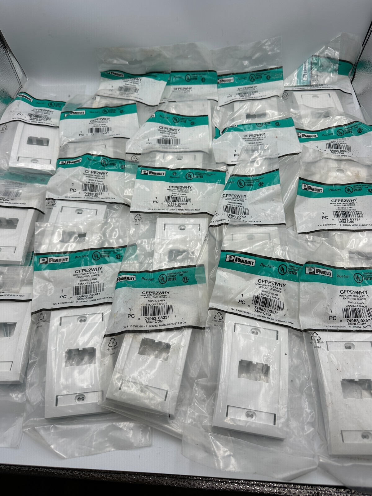 PANDUIT  Mini-Com Wall Plate,Single Gang,2 Port,White - CFPE2WHY lot of 19