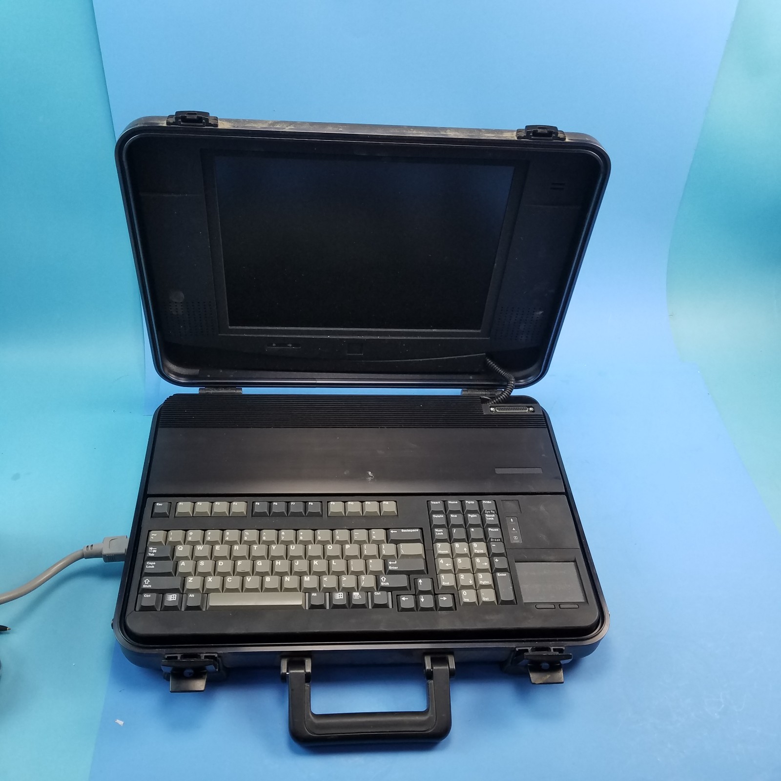 Vtg. Dolch PAC Rugged Portable Computer-Powers On/Boots Up Retro Workstation