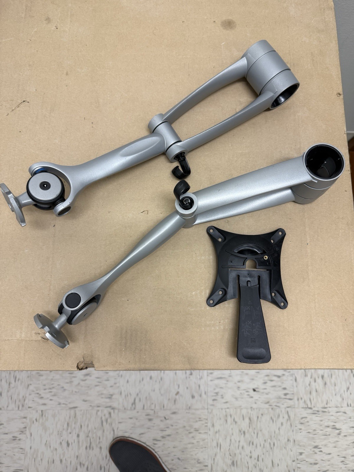 Colebrook Bosson Saunders Wishbone Monitor Arm - 1 Unit