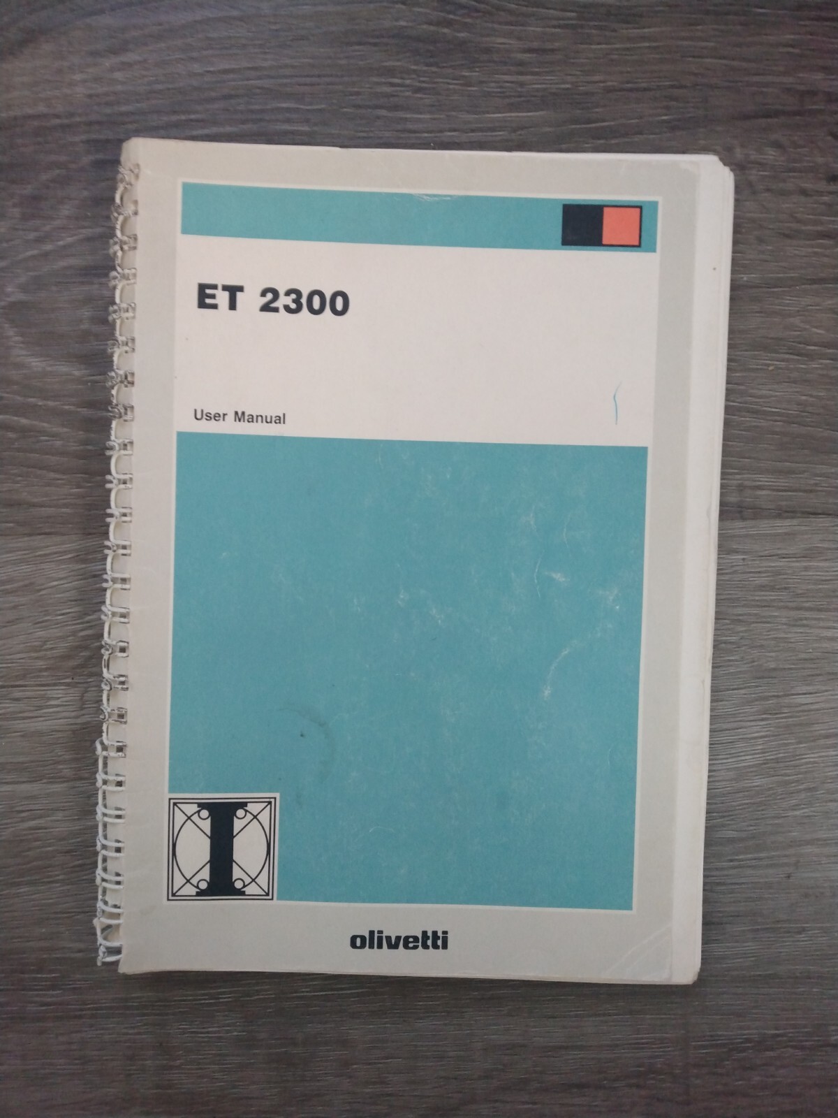 Olivetti ET2300 Typewriter User Manual