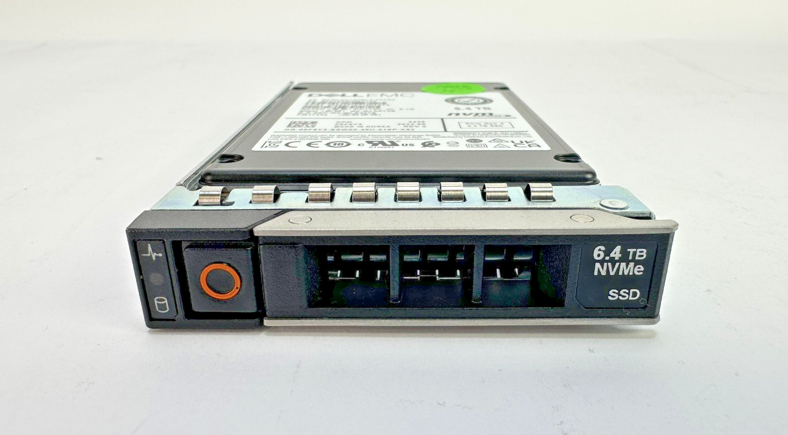 Dell 6.4TB PCIe Gen4 NVMe Mixed Use 2.5 SSD 09F6Y3 PM1735a MZ-WLR6T4B SFF 9F6Y3