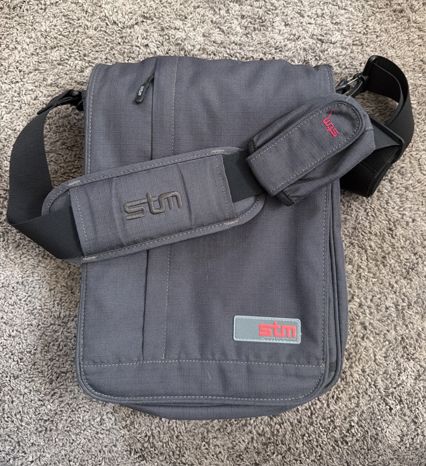 STM Alley Air Tablet/SML Laptop Steel Blue Gray And Red  Cross Body/Shoulder Bag