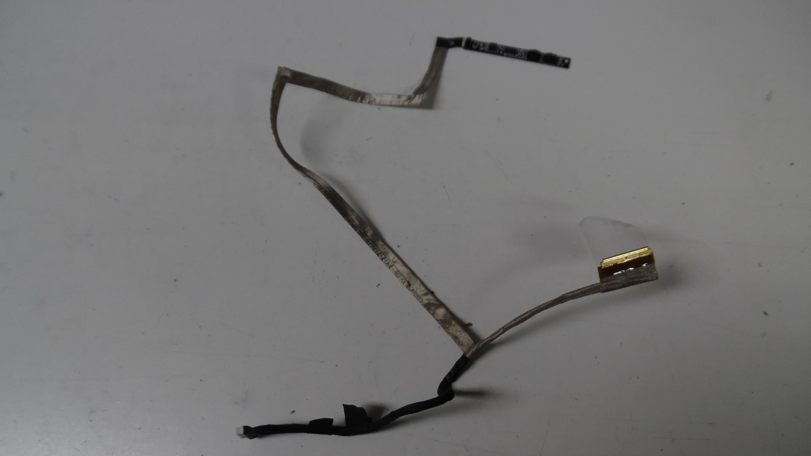 Genuine Samsung NP470R5E 15.6" - 40-Pin LCD Flex Cable w/ Webcam - BA39-01302A