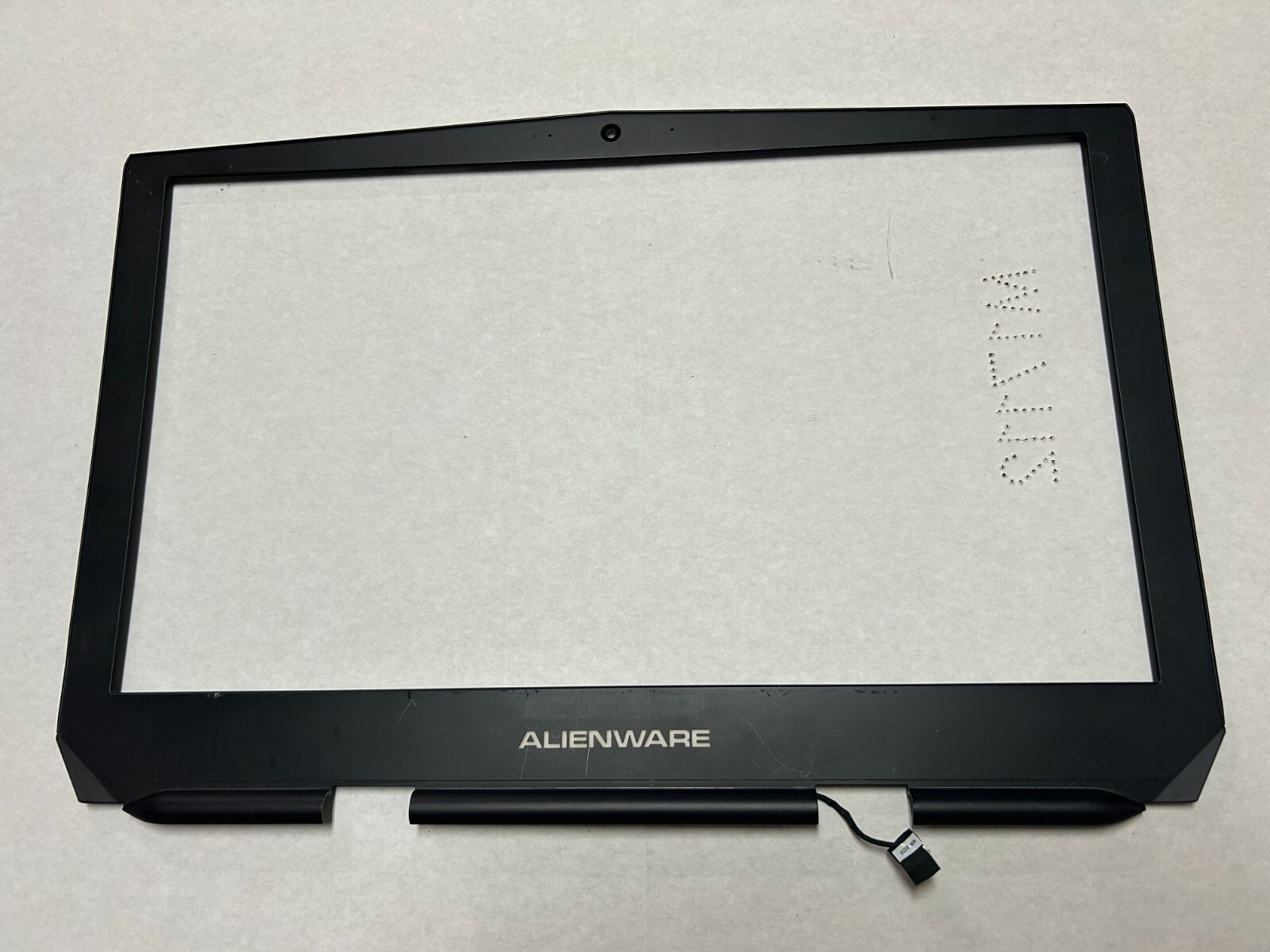 GENUINE DELL ALIENWARE 17 R2 LCD COVER BEZEL CAM PORT LOGO BOARD CJ9PP