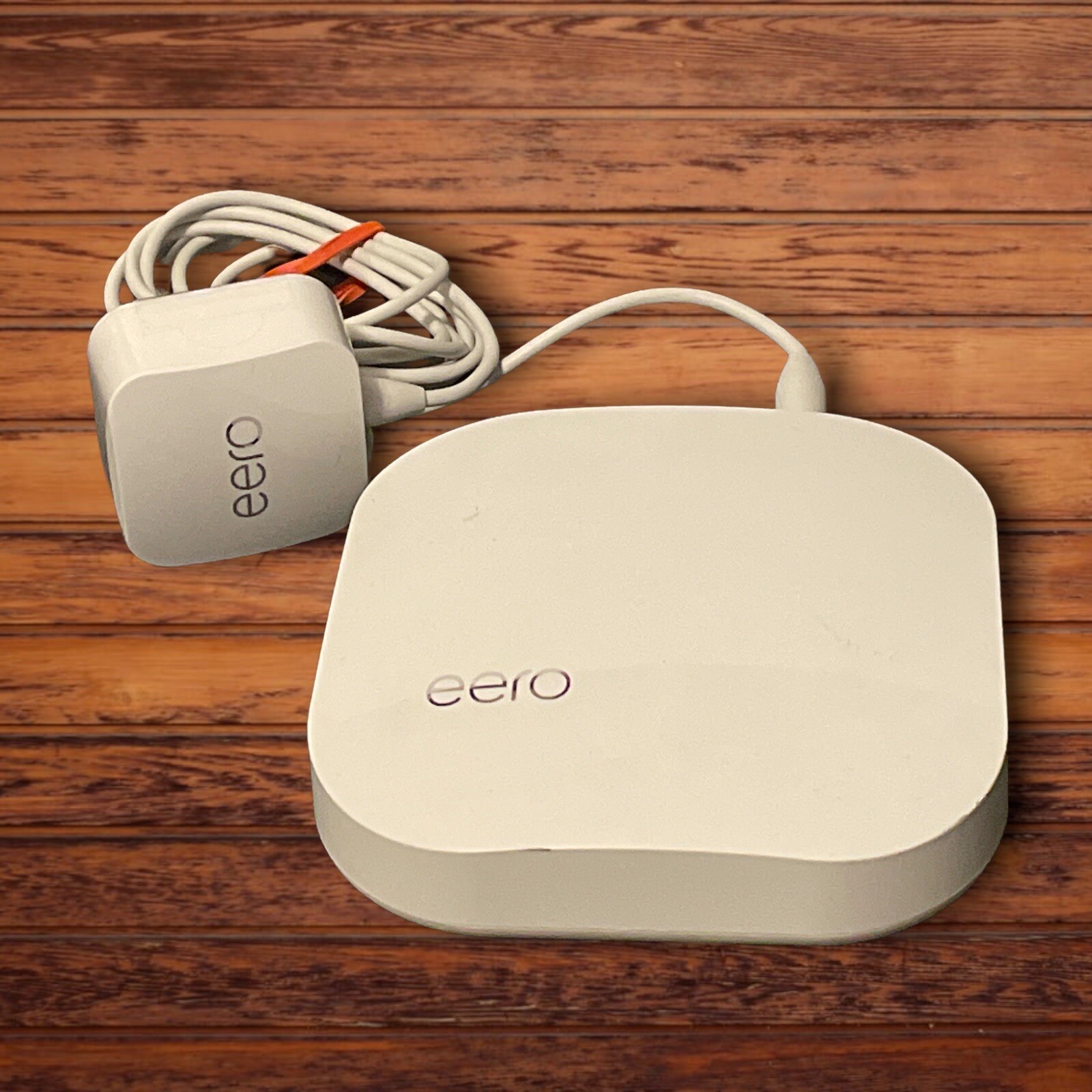 Eero Pro A010001 2nd Generation AC Tri-Band Mesh Router - White - Used