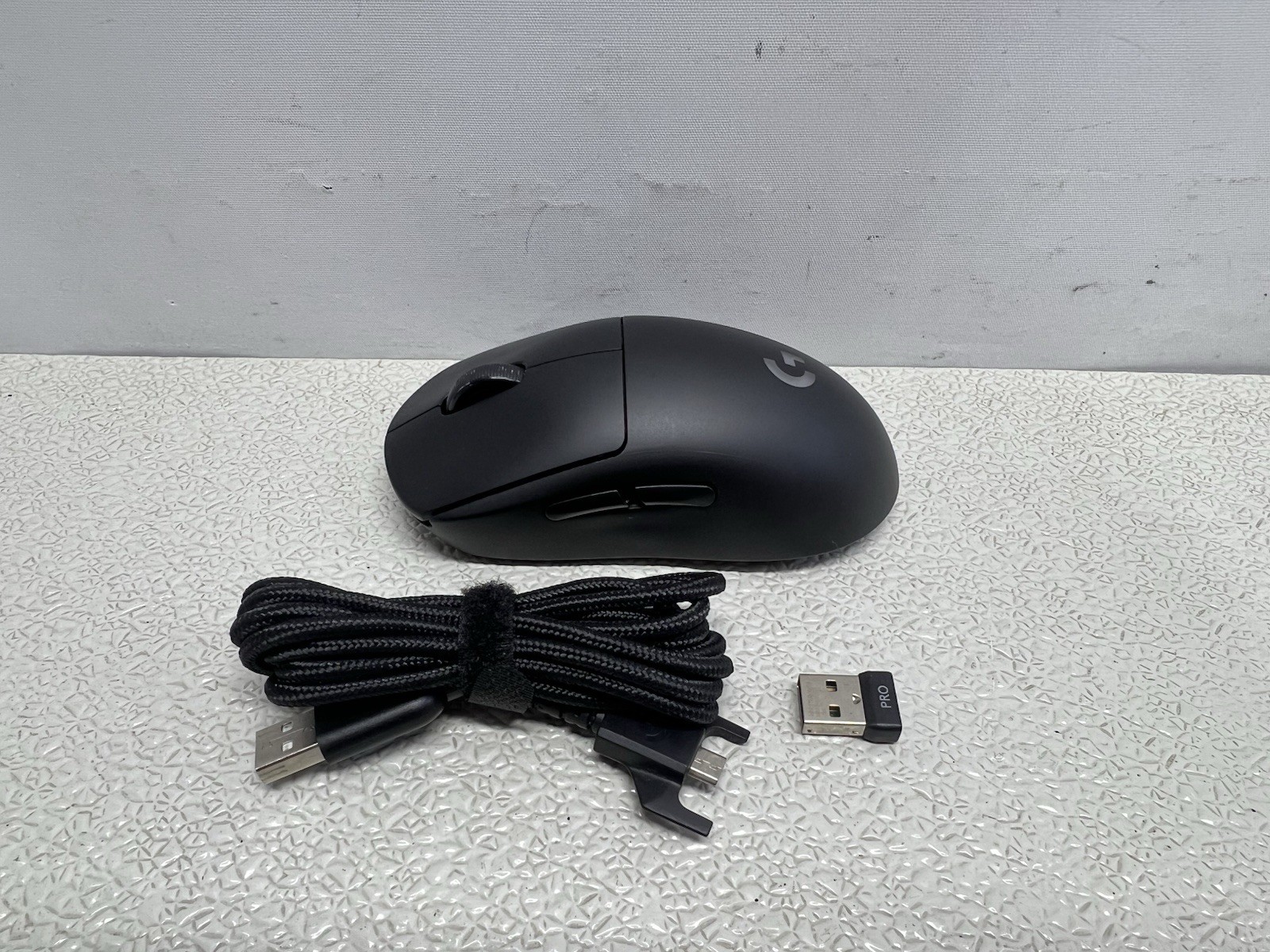 Logitech G Pro Wireless Gaming Mouse 810-006152 - **READ**