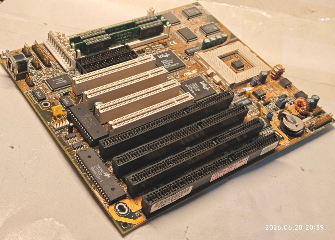 Socket 7 ASUS VX97 Rev 1.01 Motherboard ISA, PCI, CPU + 16 MB & Bonus