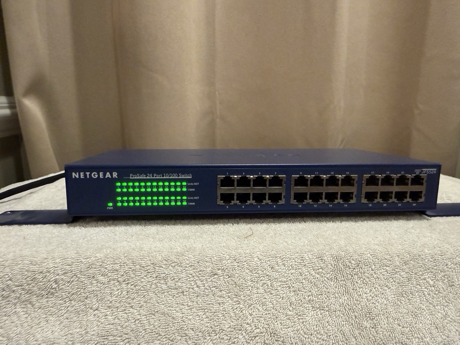 ❤️NETGEAR - JFS524 - ProSAFE 24-Port Gigabit Rackmount Switch 10/100/1000 Mbps