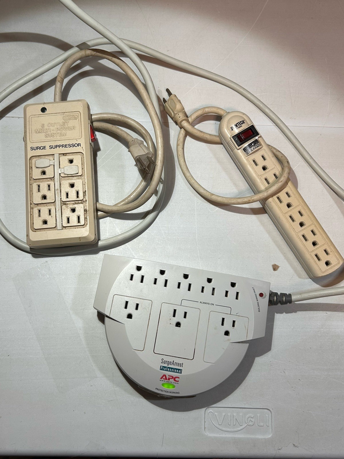 American Power Conversion-APC PRO8T2 8 Outlet 320J Surge w RJ11 & 2 Surge Prot.