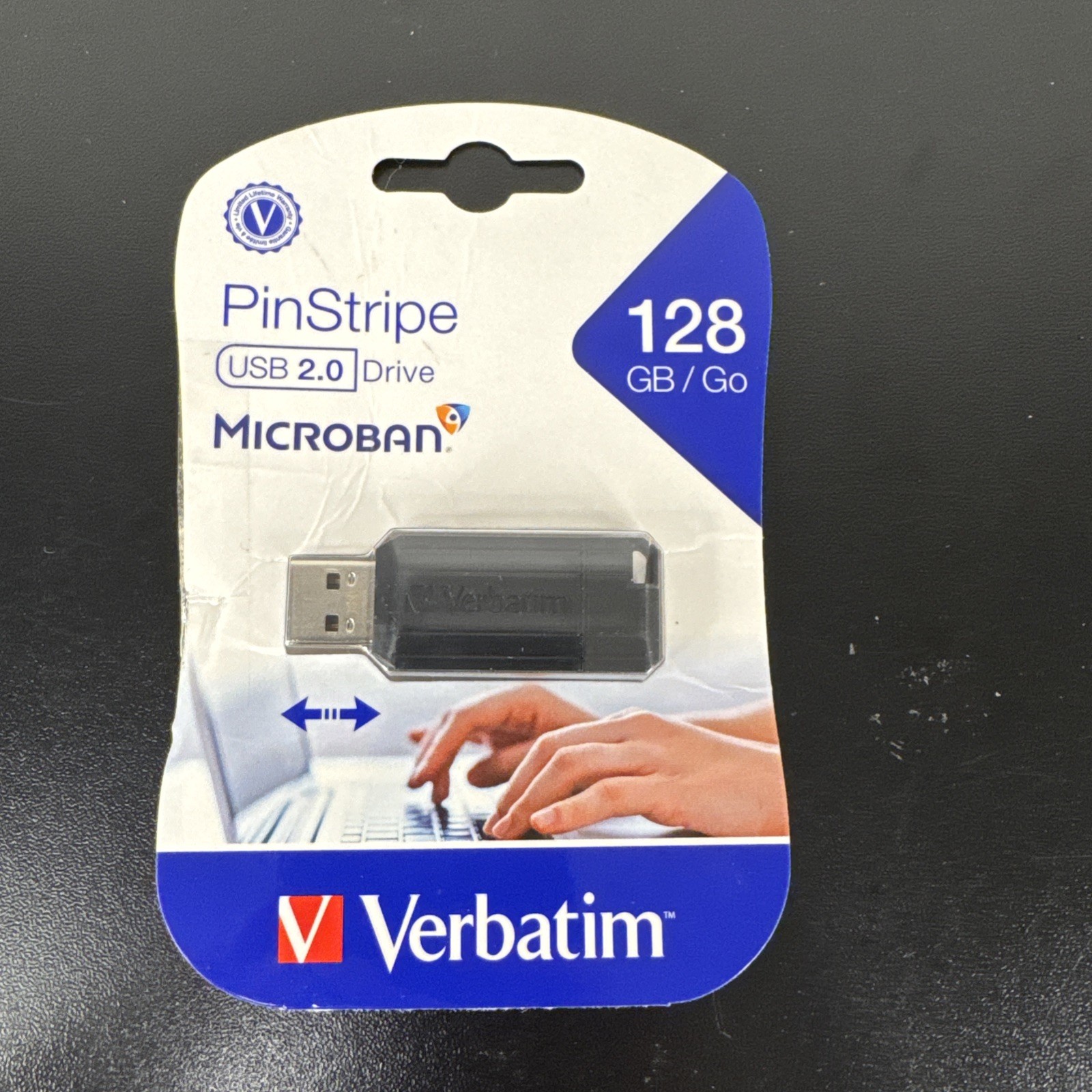 VERBATIM 49071 128GB PinStripe USB Flash Drive - Black (Z)