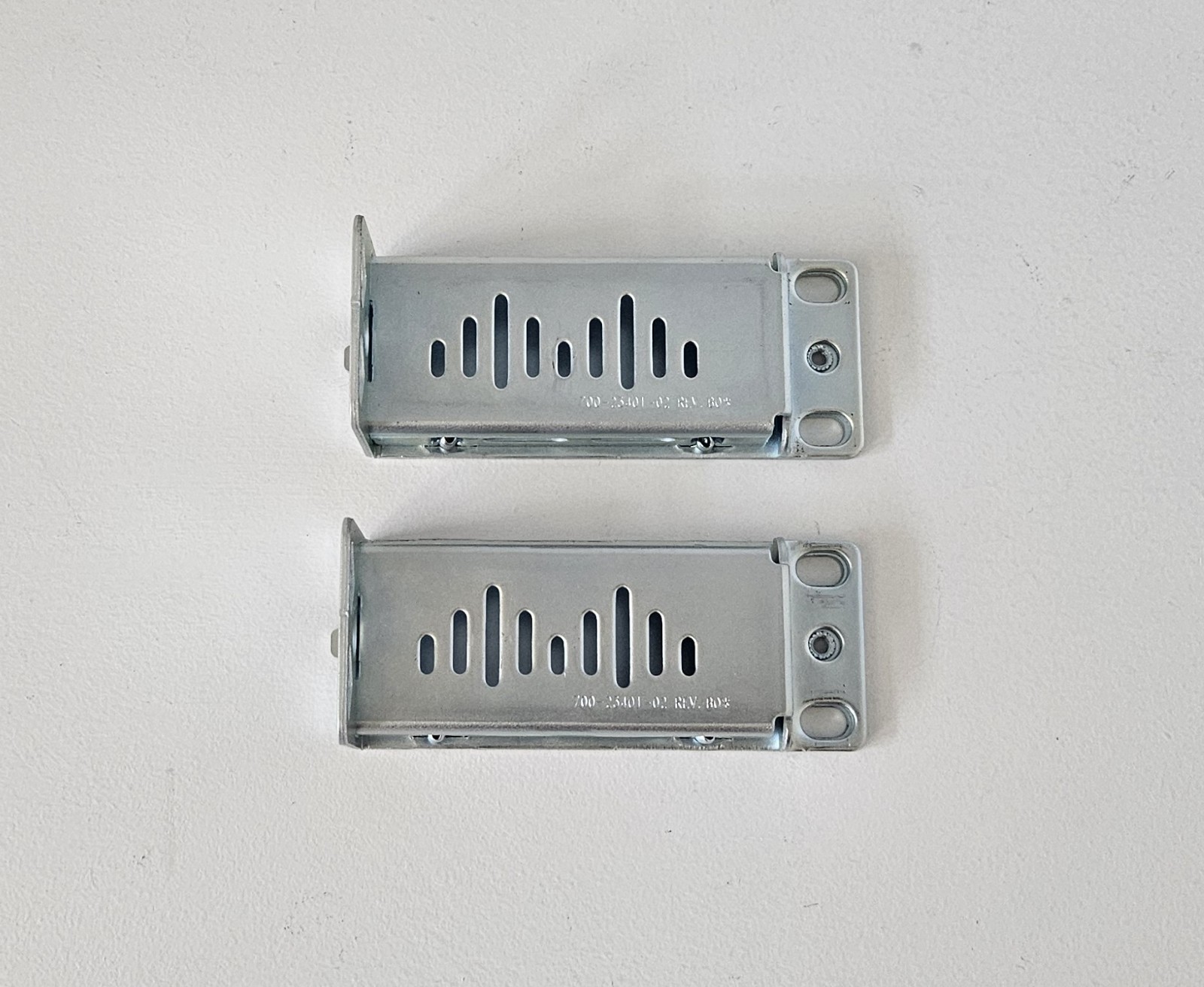 (1) Pair Cisco 700-23401-02 Rack Mount Brackets for 3560C 2960C RCKMNT-19-CMPCT
