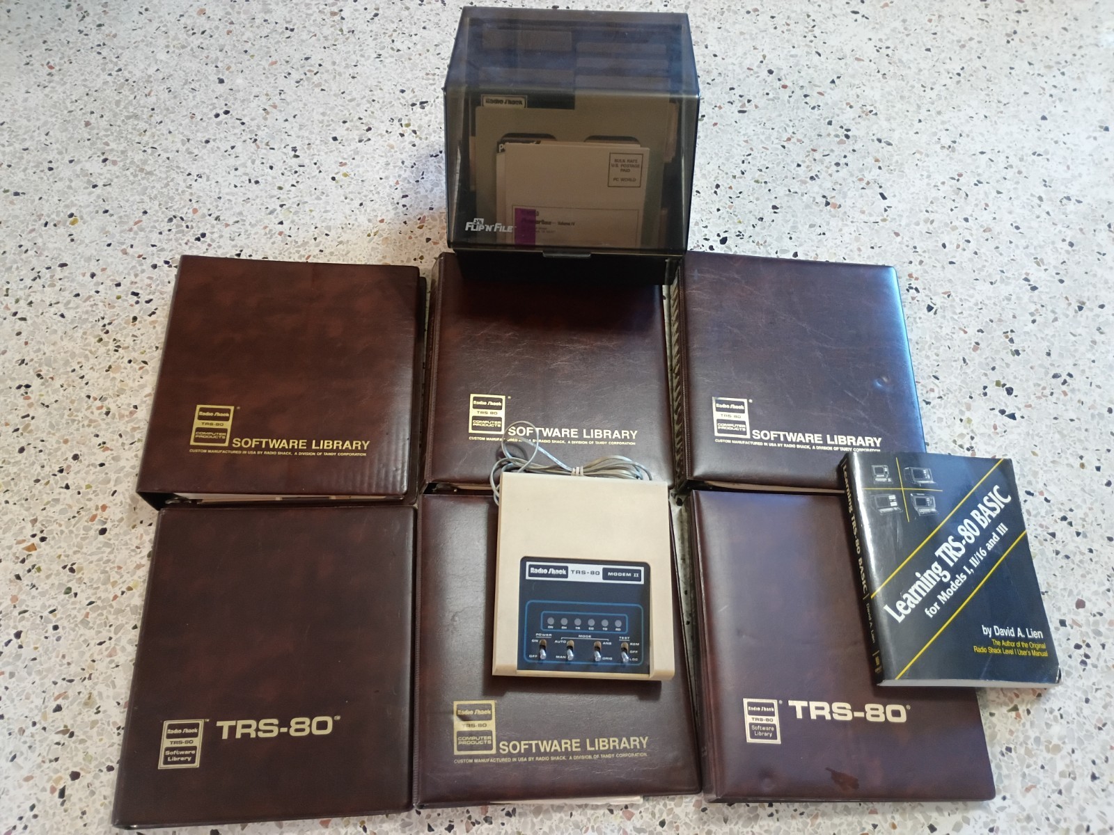 RADIO SHACK TRS-80 COMPUTER MODEM II SOFTWARE LIBRARY BOOKS FLOPPY DISCS BUNDLE
