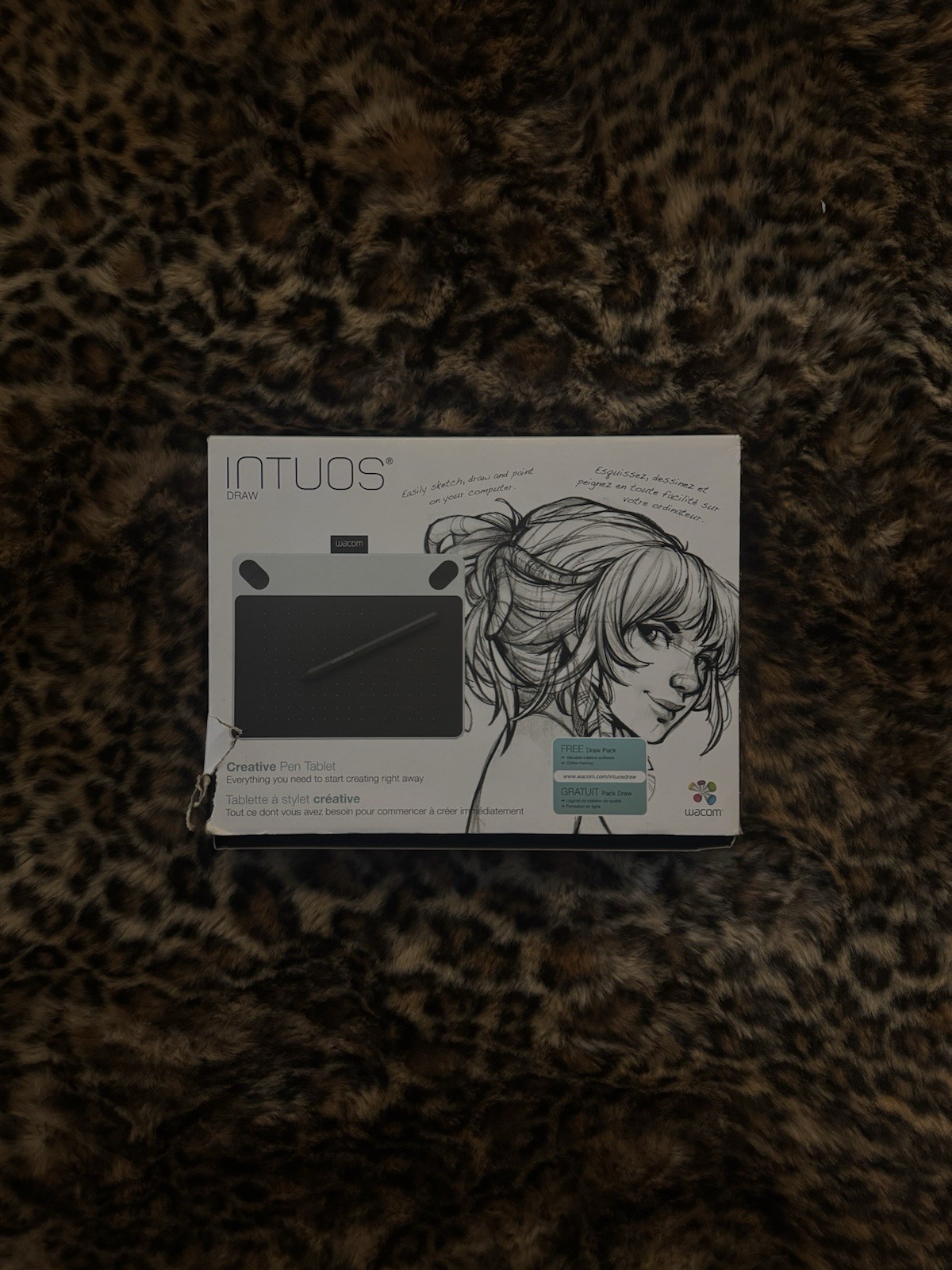 INTOUS Graphic Design WACOM Tablet -  smart pen AND USB cord original packaging