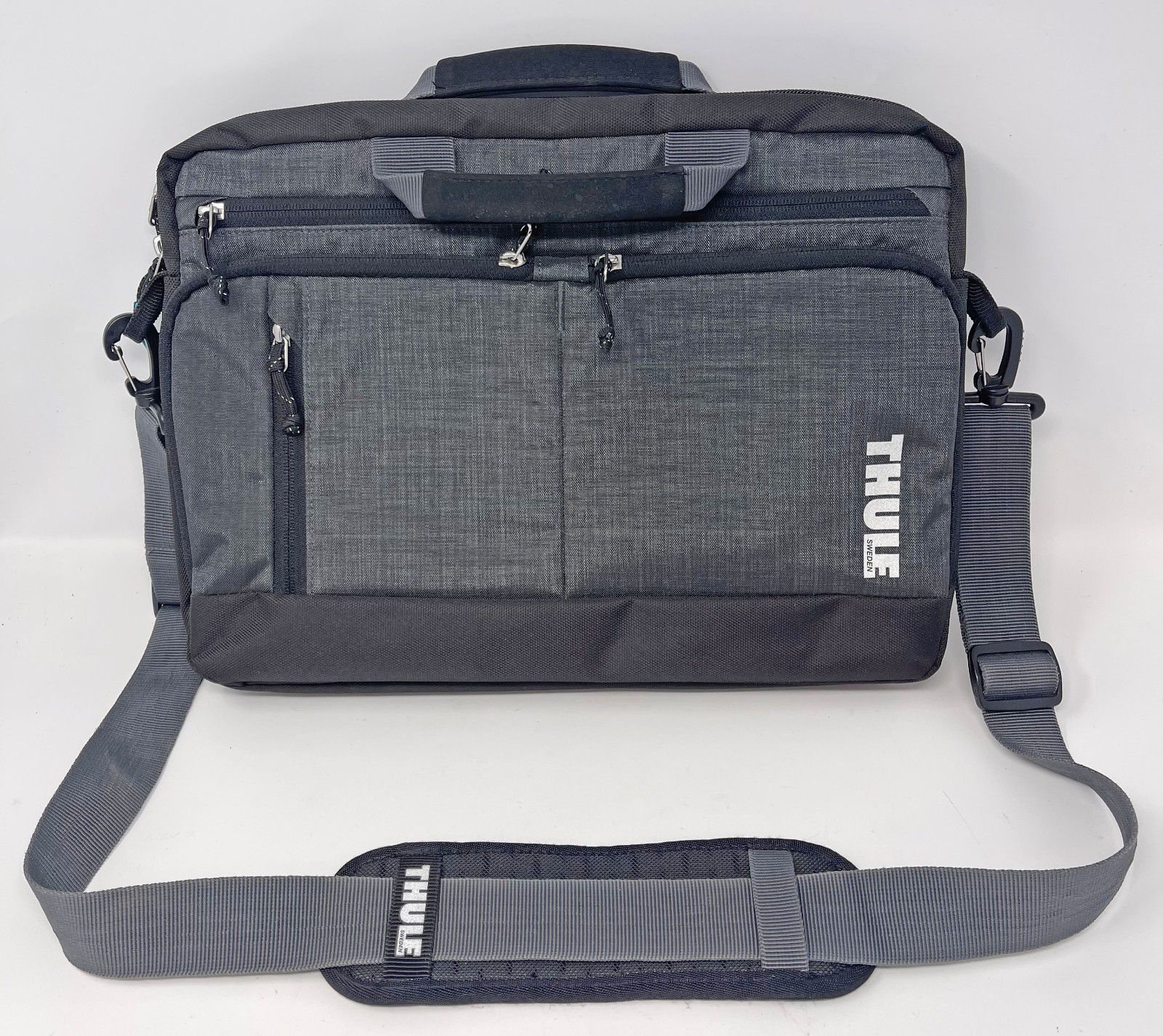 Thule Sweden TSDA-113 Straven 13 Inch Laptop Macbook Deluxe Bag Black Gray Used