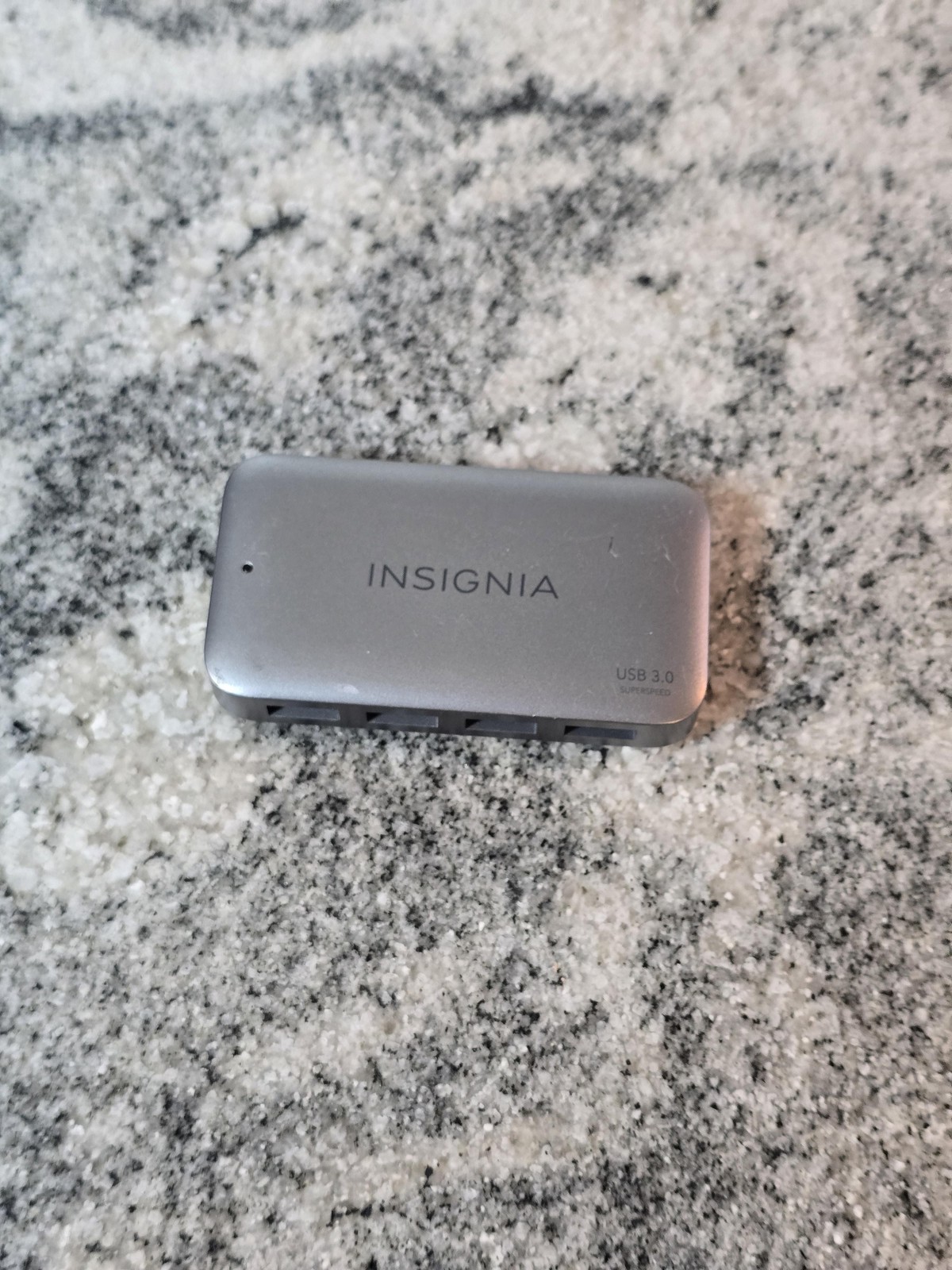 Insignia USB 3.0 4-Port Hub NS-PH3A4AP Powered Adapter Silver PC Laptop