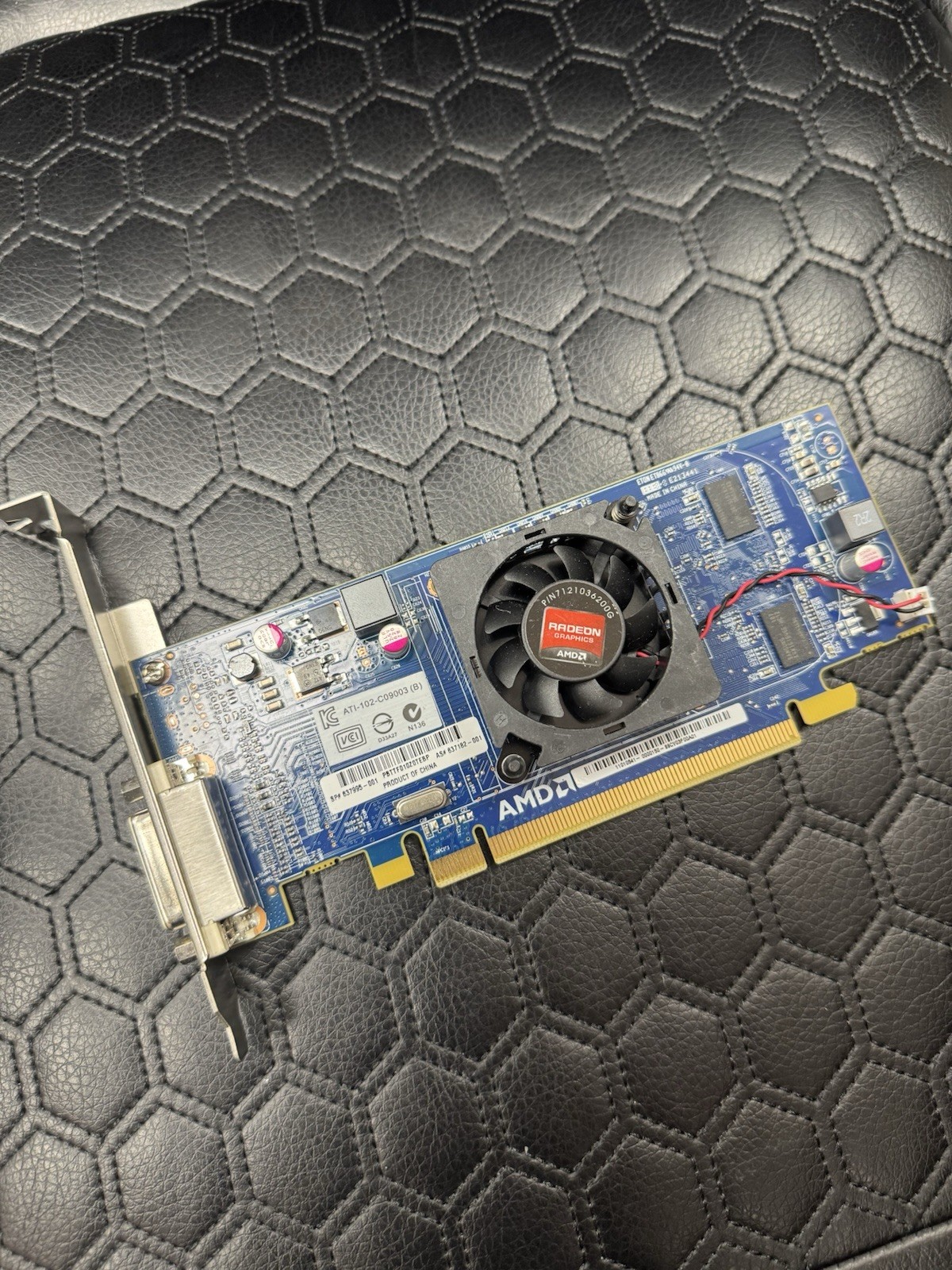 AMD Radeon ATI-102-C09003 (B) 512MB  PCI Express Video Card High Profile