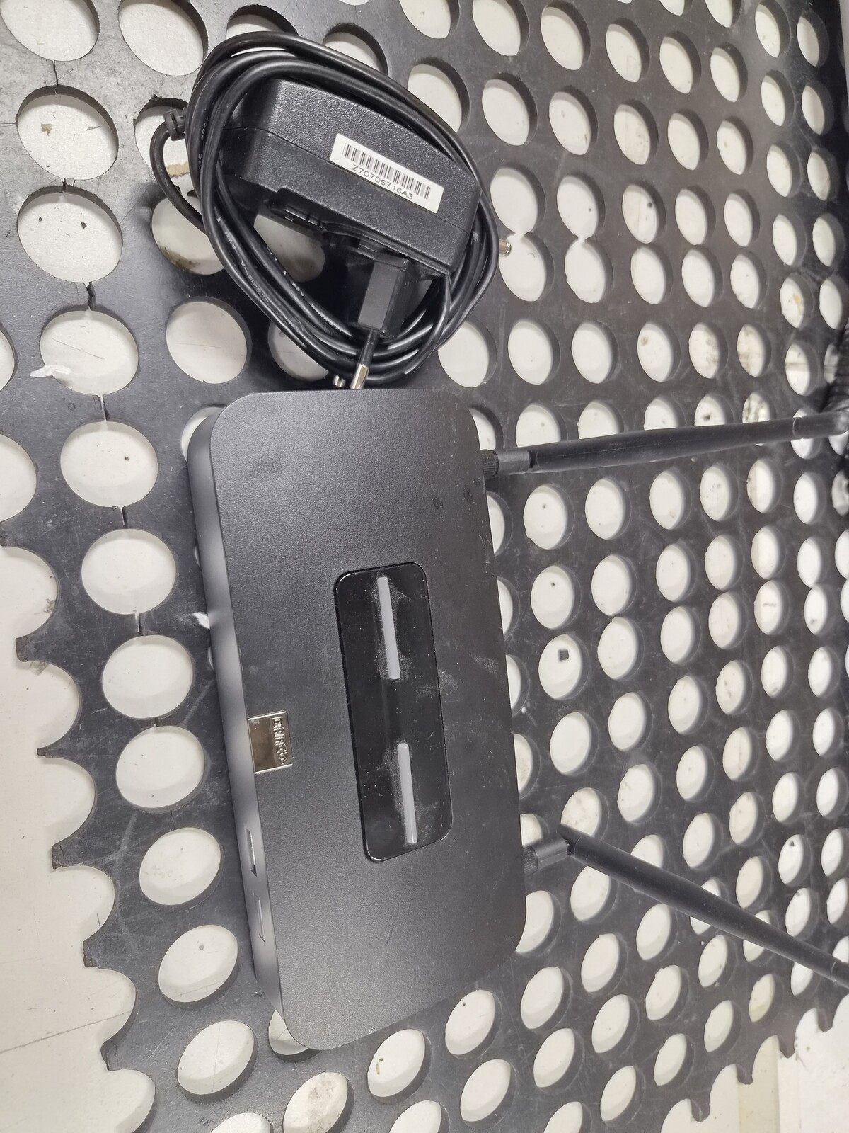 Barco ClickShare CSM-1 R9861008 Presentation System + 2 Buttons + Power Supply