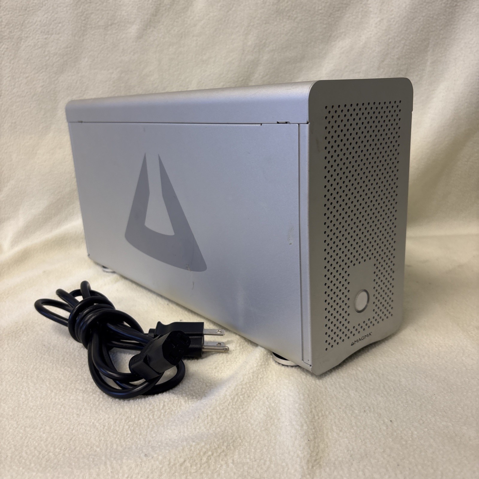 Magma ExpressBox 3T Thunderbolt 2 Expansion Chassis W/ Power Supply