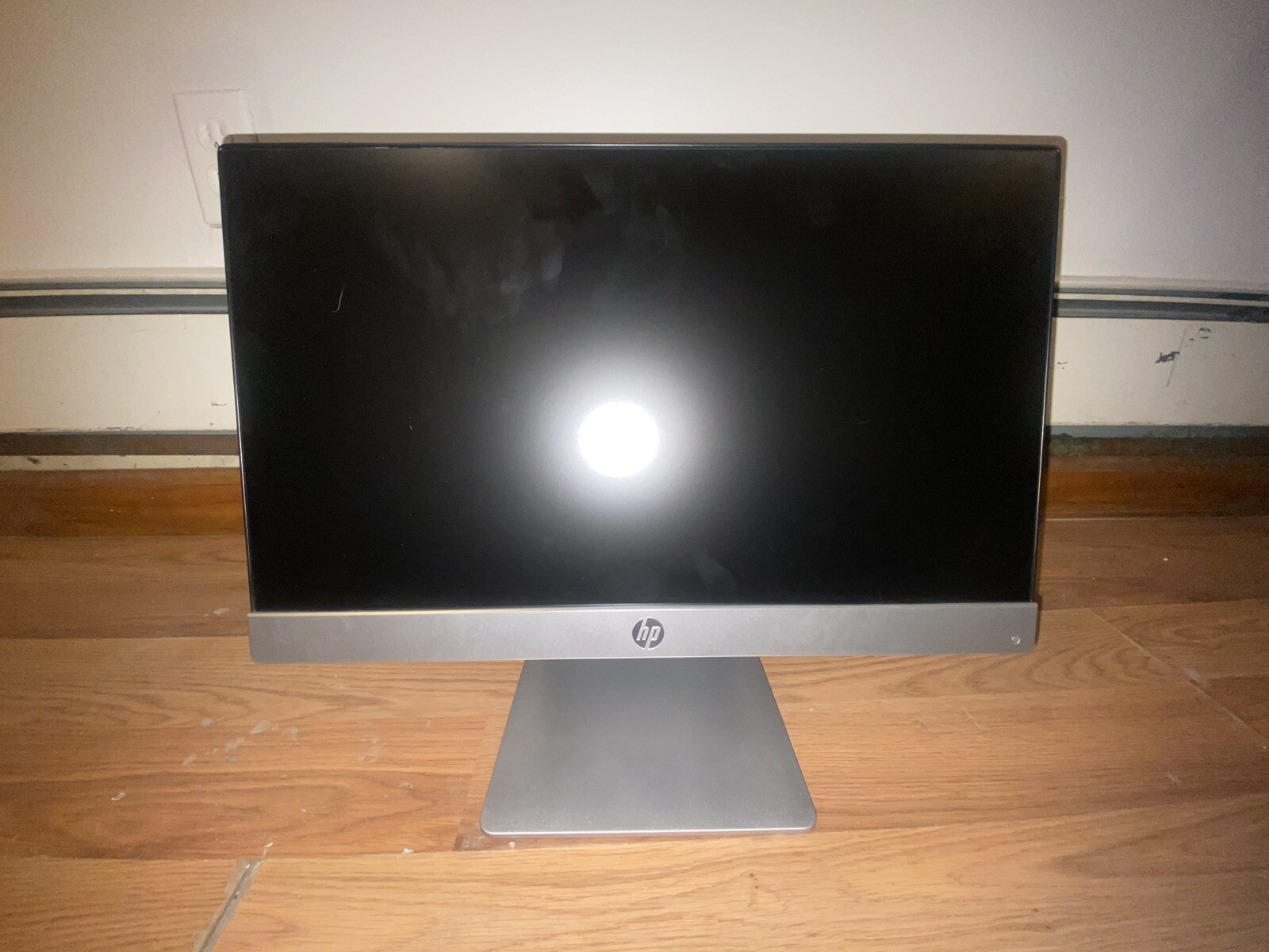 HP Pavilion 20xi 20" HD+ LED LCD Monitor INCLUDES VGA ( Video Graphics Array )