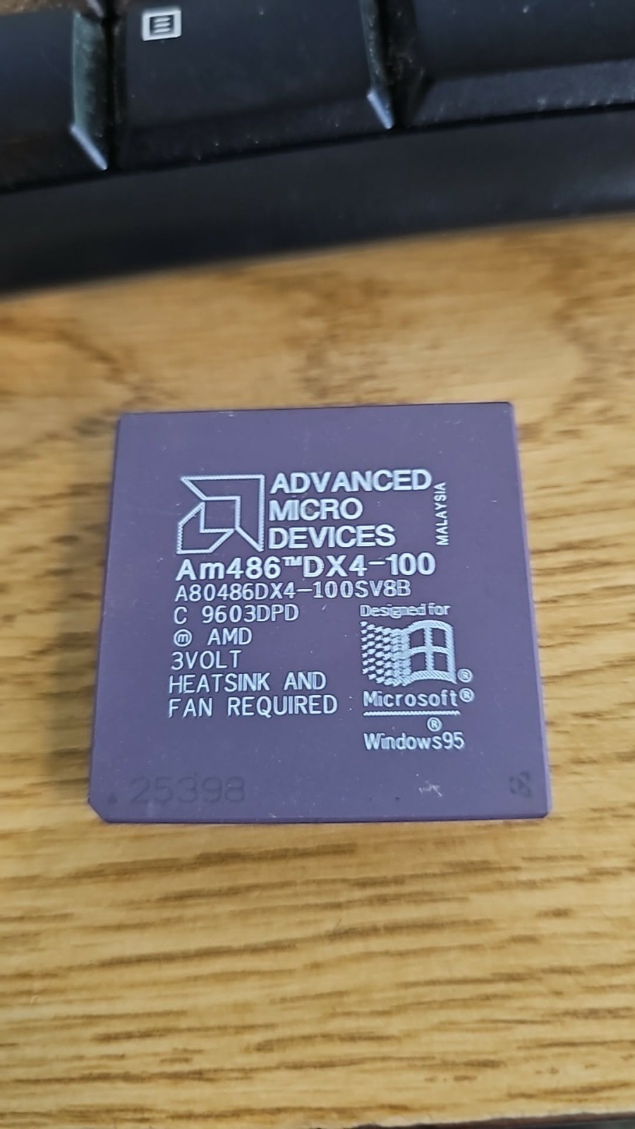 Retro Clean Vintage AMD AM486 DX4-100SV8B CPU Processor And DX2-66 Gold Ceramic