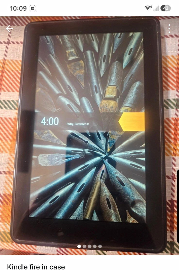 Amazon Kindle Fire 7th Generation SR043KL 7-inch 8GB Protective Case, Charger