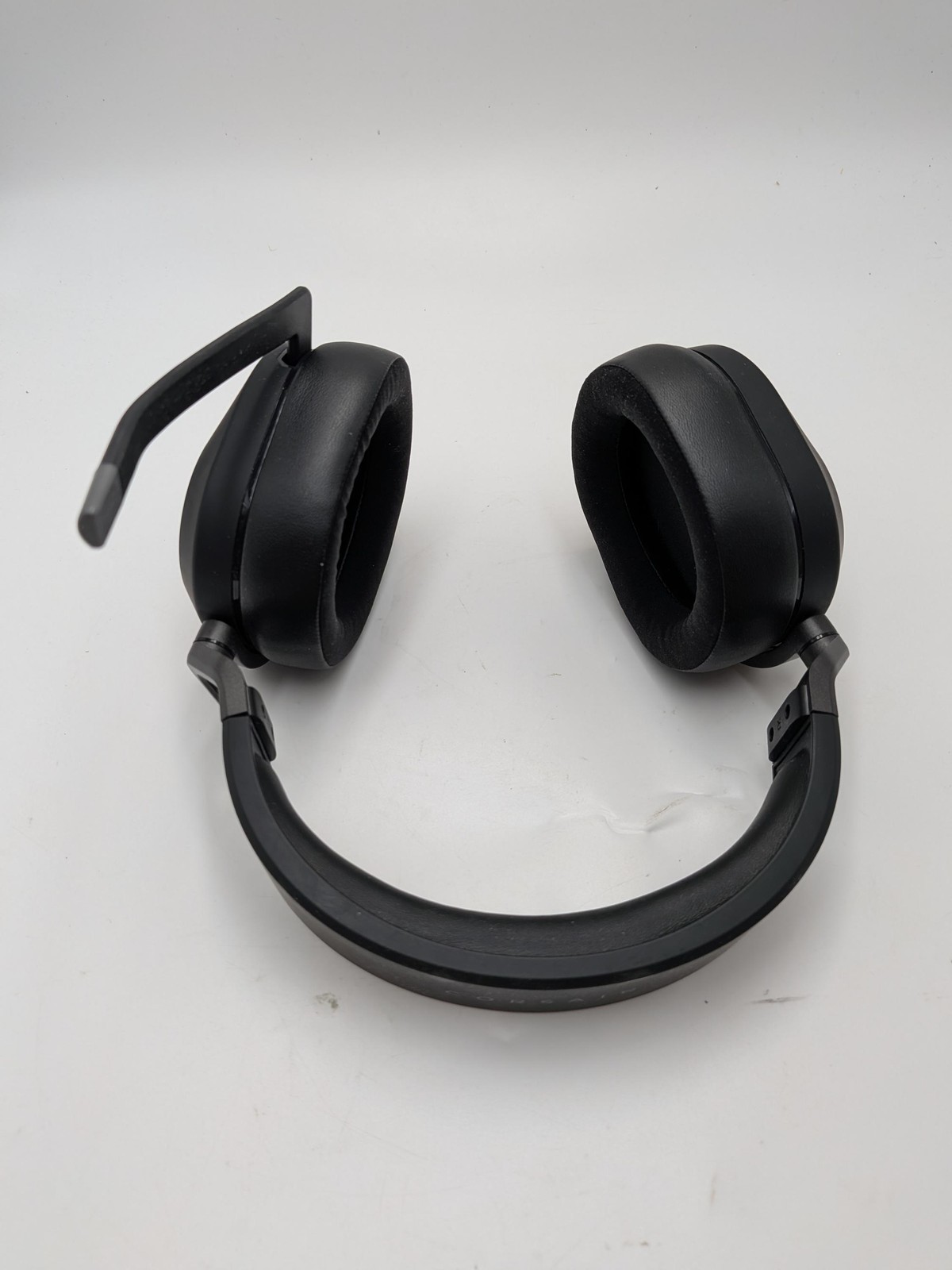 Corsair HS65 Wireless Multiplatform Gaming Headset with Bluetooth -Microphone -