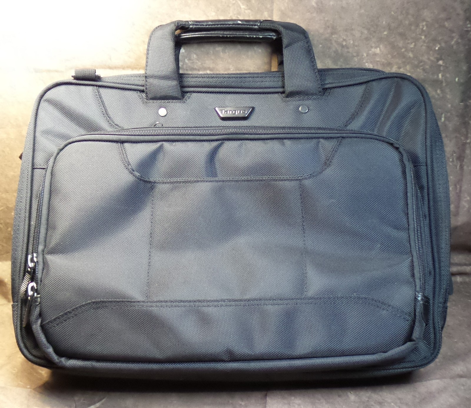 Targus Laptop Shoulder Bag 16-Inch Laptops Black CUCT02UA15S TSA Friendly - NEW