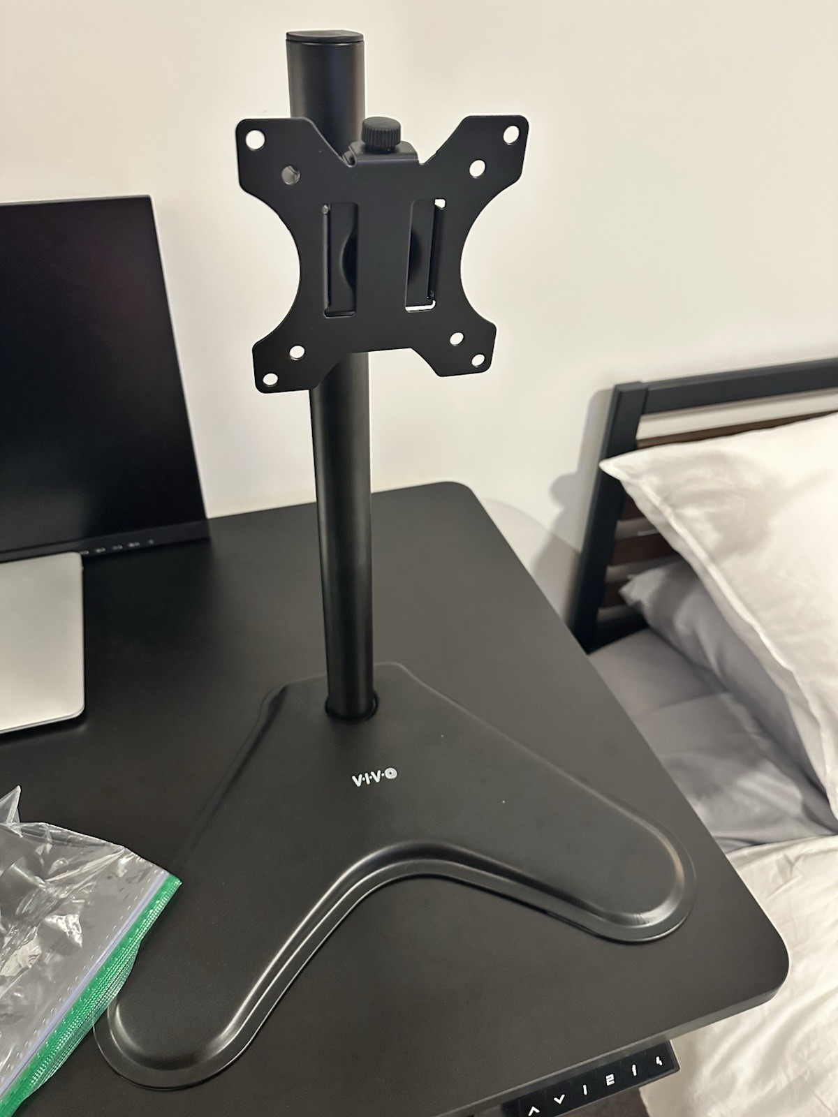 VIVO Single Monitor Desk Stand, Holds Up To 32 Inch Screen
