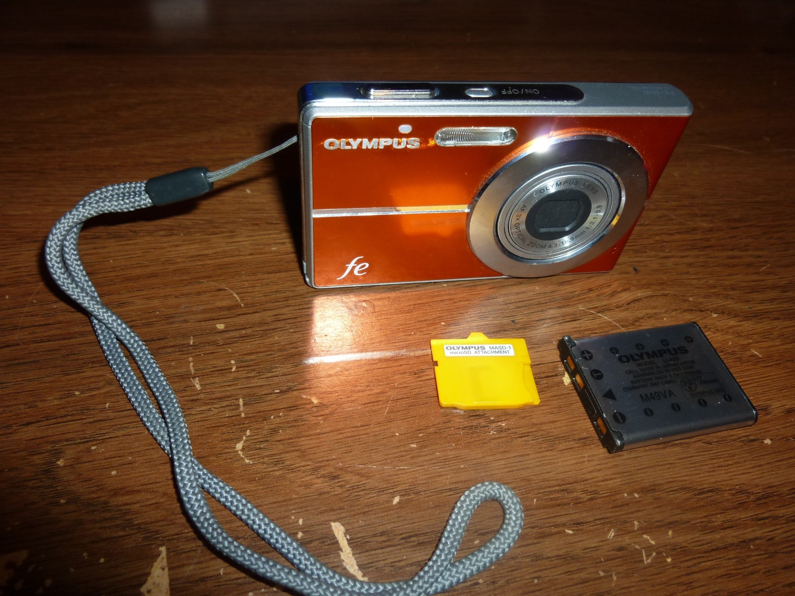 Olympus FE-3010 3x Optical Zoom 2.7"LCD 12MP Digital Camera *Broken Screen