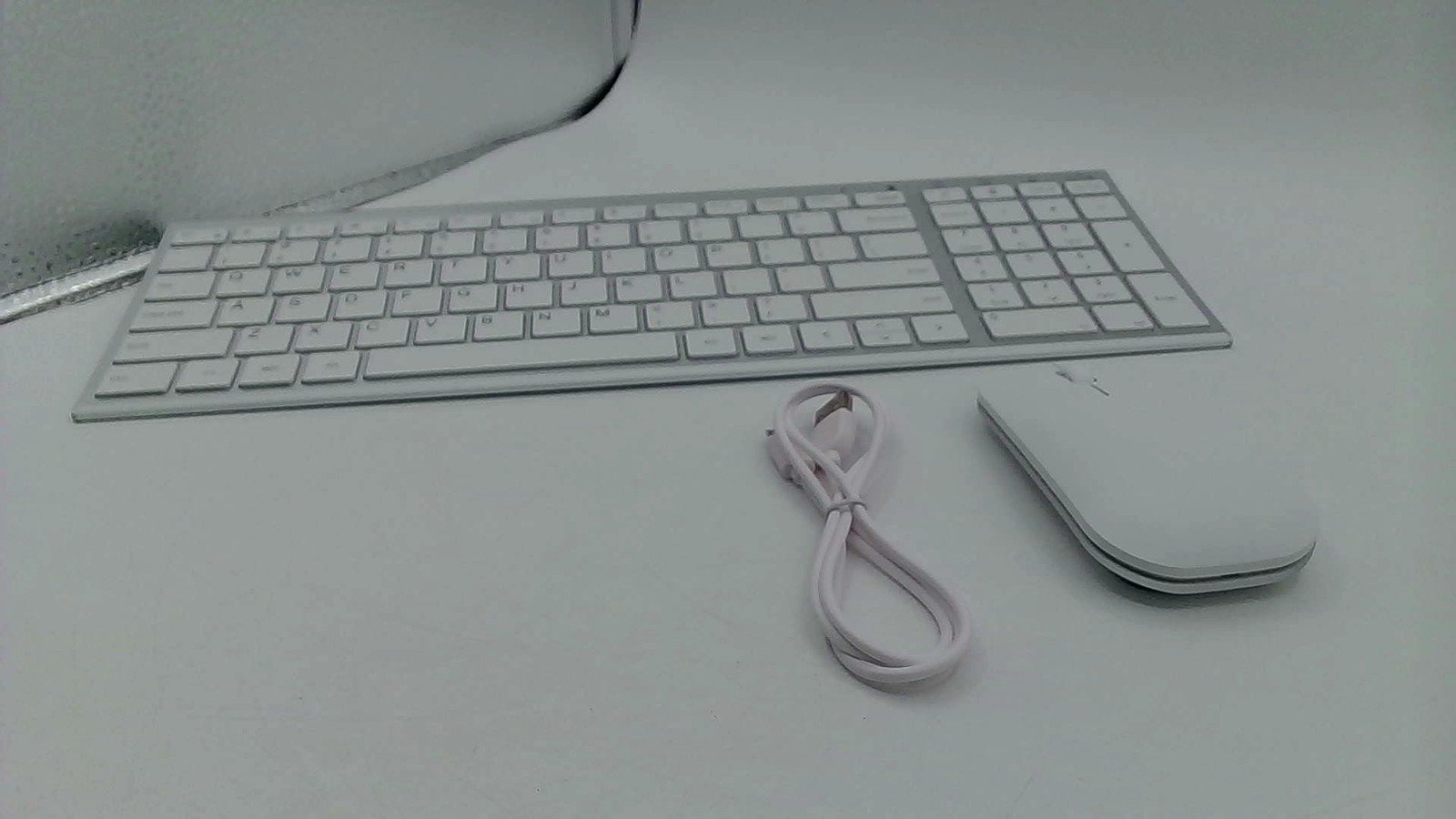 Seenda Ultra Slim Wireless Keyboard And Mouse, Silent Compact Keyboard Mouse