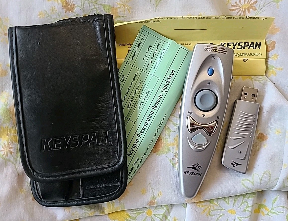 Keyspan TSAM-001 TSAR-006 Universal Wireless Remote Mouse Laser Pointer w/case 