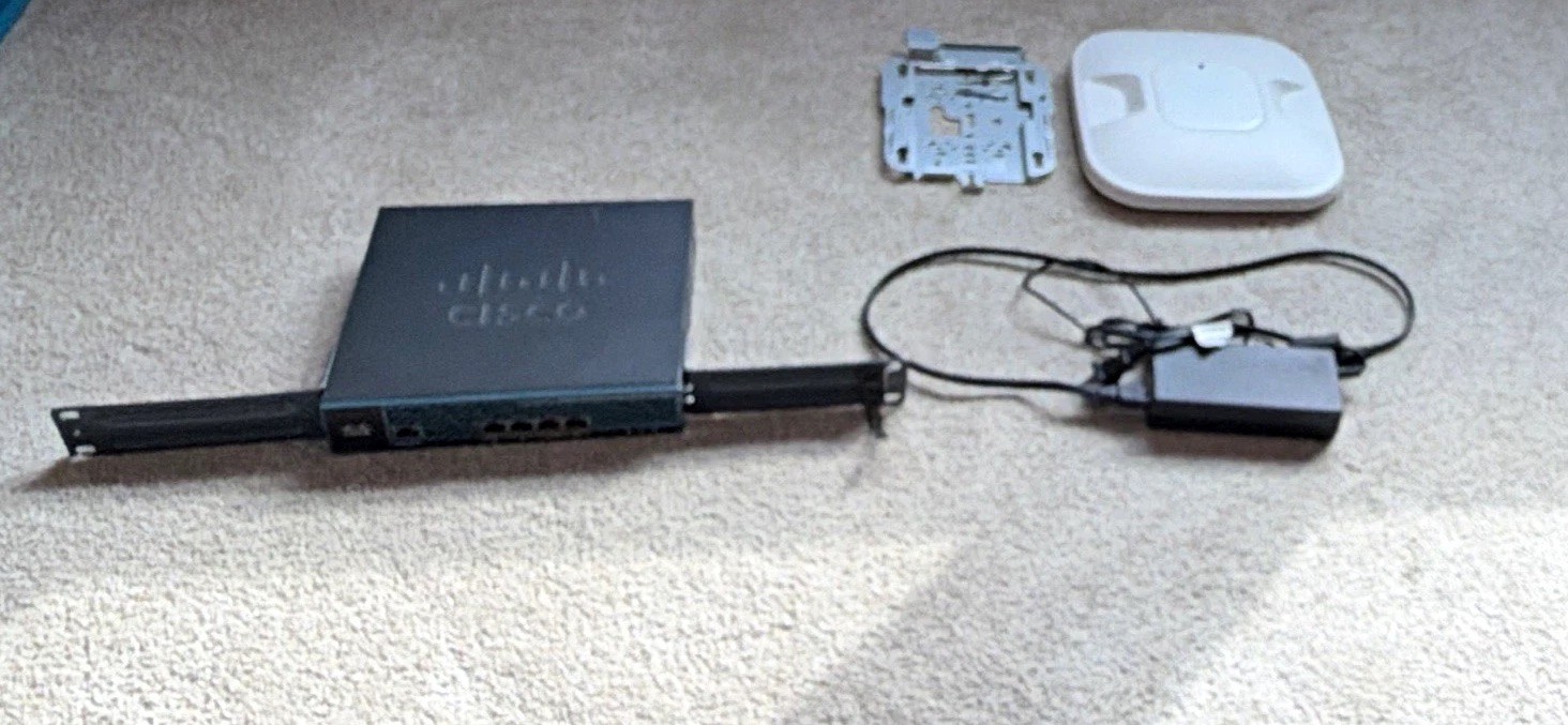 Cisco 2504 wireless Controller with Cisco AIR-LAP1041N-A-K9 Access Point.