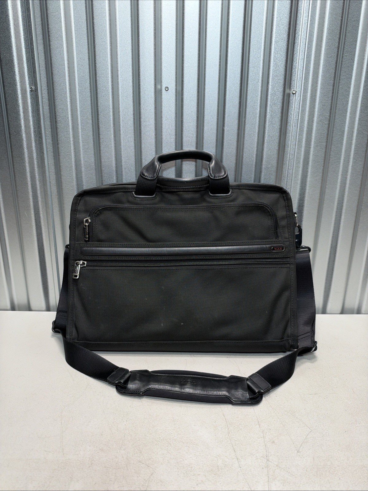 Tumi Alpha Black Ballistic Nylon Briefcase Work Laptop Messenger Bag 2611D4