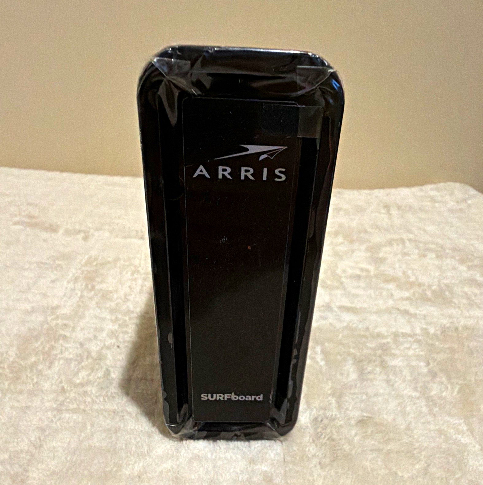 ARRIS SURFboard SB6183 DOCSIS 3.0 Cable Modem 686 Mbps 1x Gigabit Ethernet