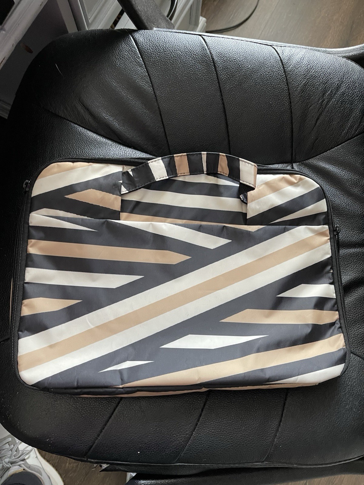 Thirty One Small Laptop Case In Bold Crisscross